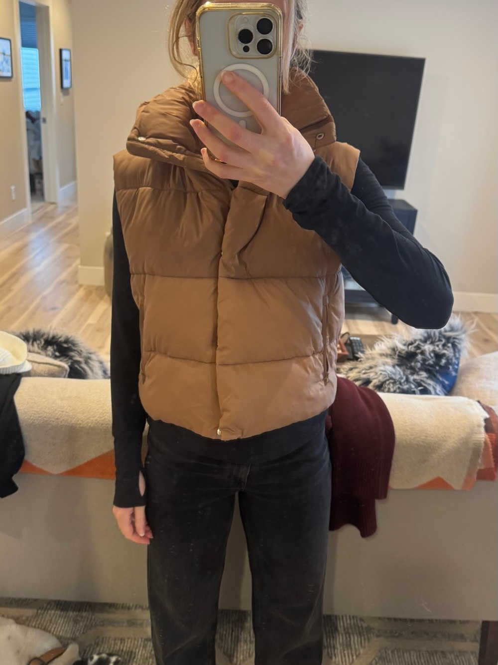 Alo Yoga Women’s Cropped gold rush Puffer Vest - camel size small